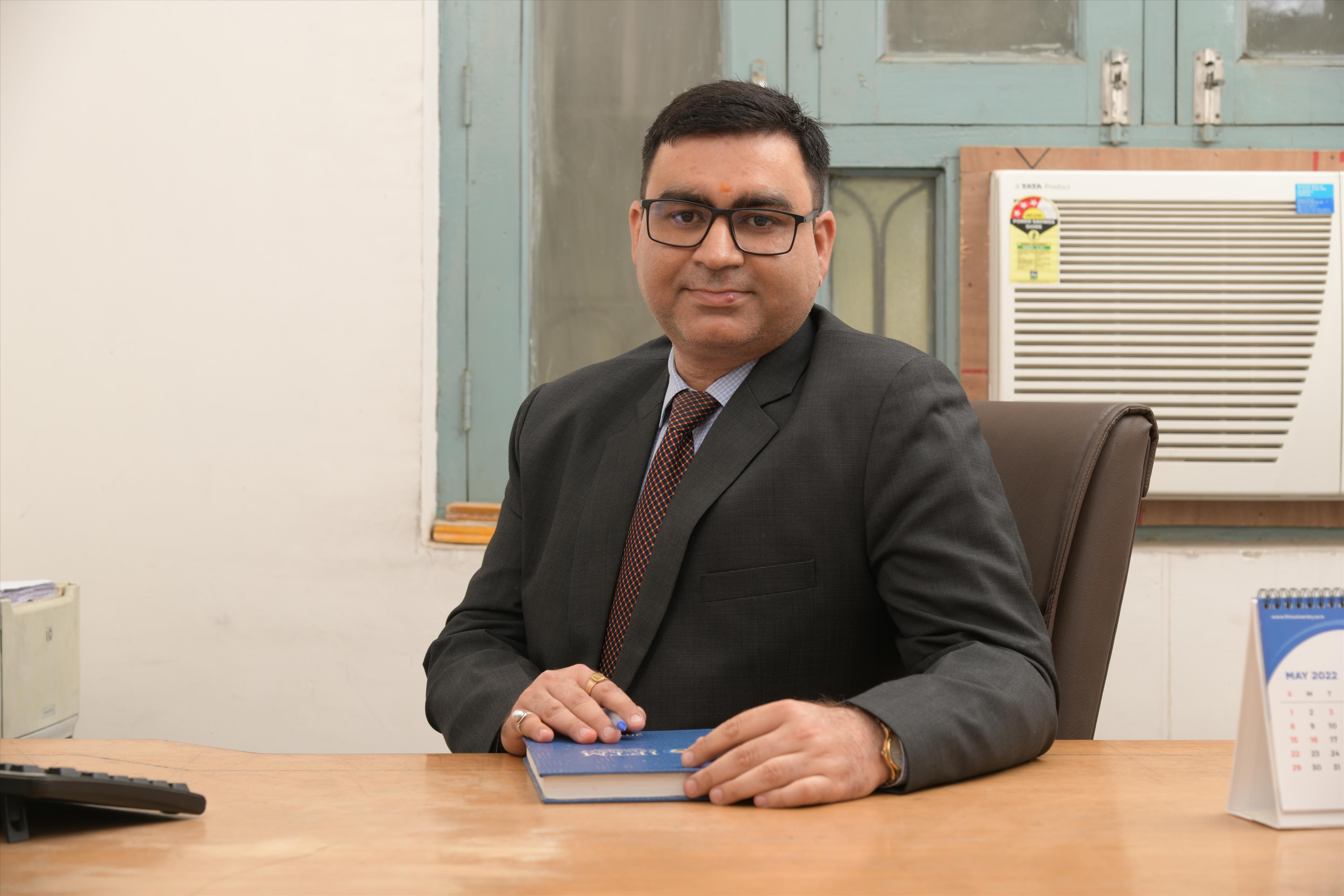Dr. Puneet Khanna